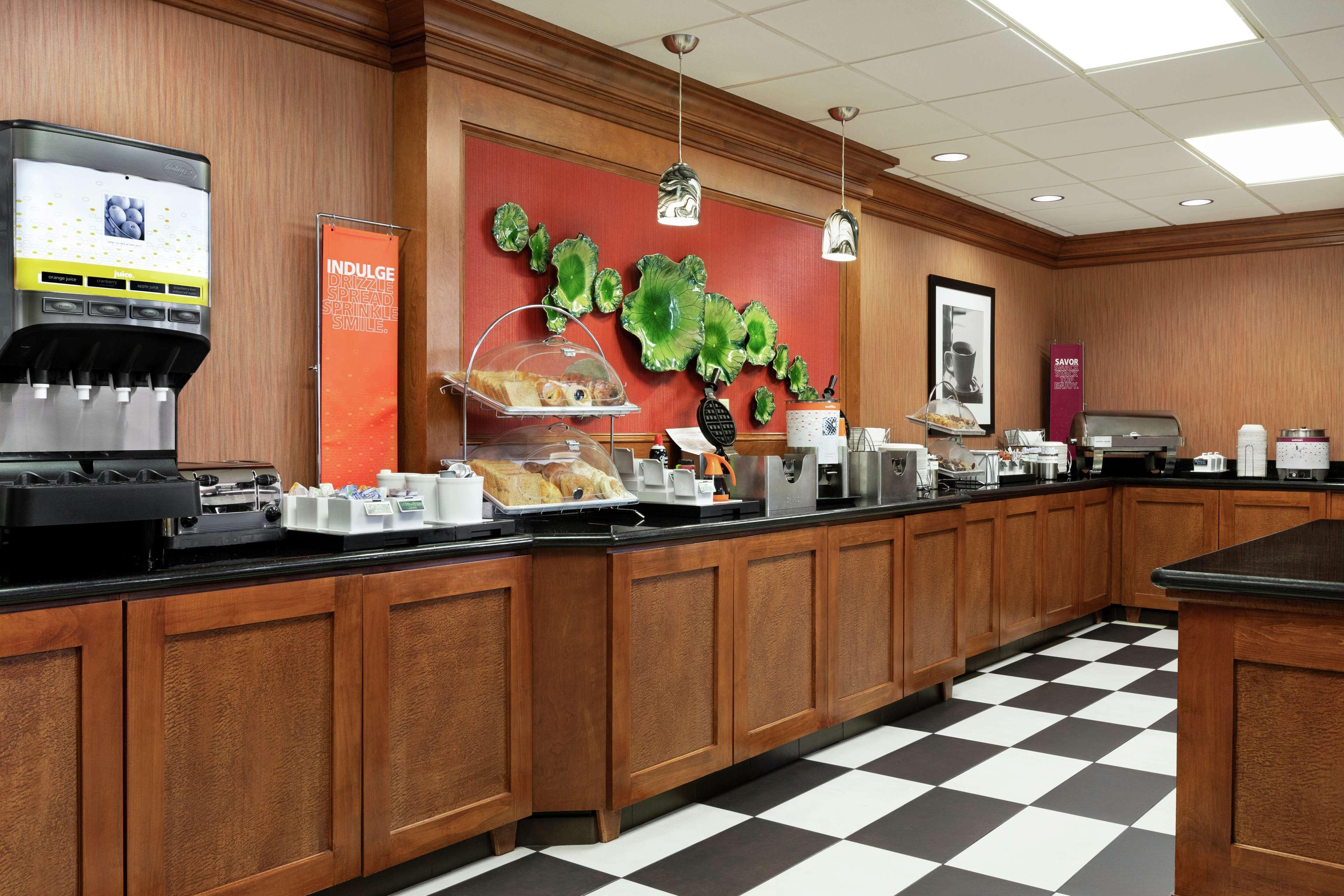 Hampton Inn & Suites Frederick/Fort Detrick Ngoại thất bức ảnh