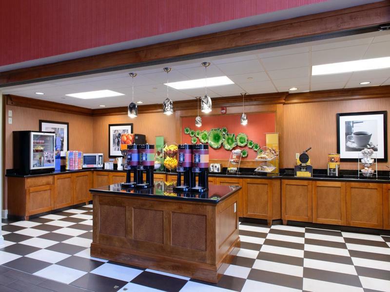 Hampton Inn & Suites Frederick/Fort Detrick Ngoại thất bức ảnh